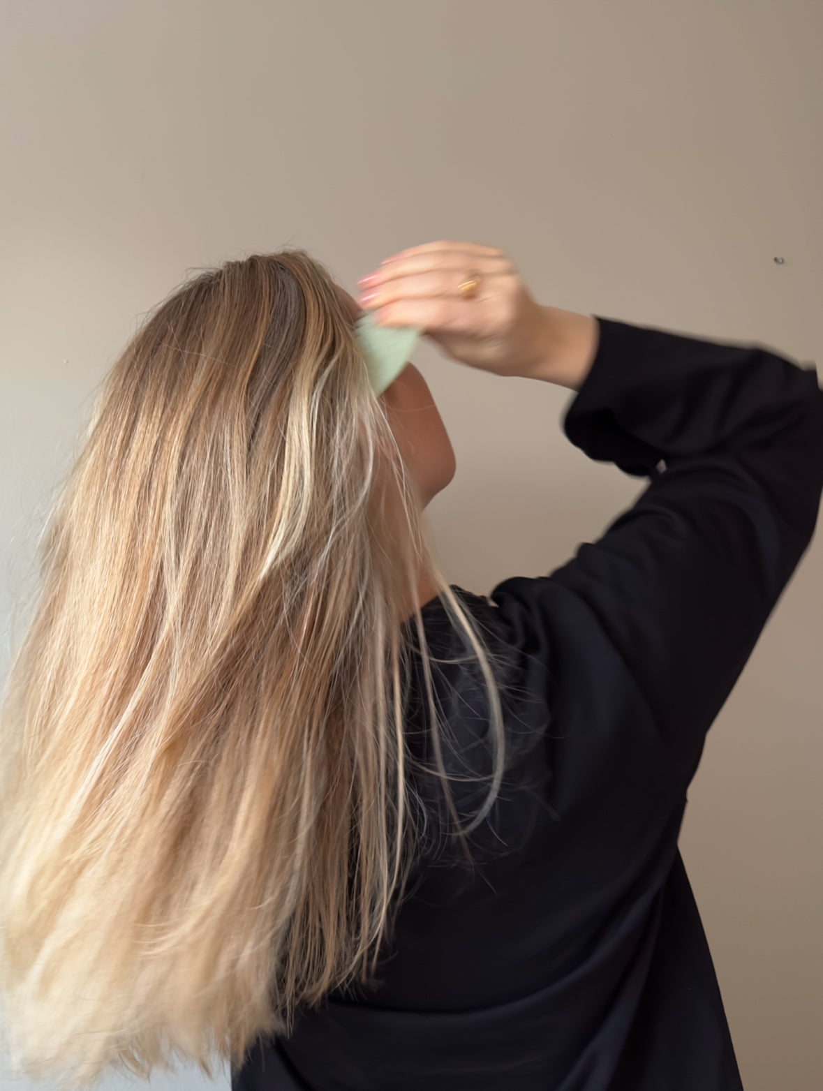 Hovedbundsmassage i sauna: derfor er varme godt for hår og hovedbund