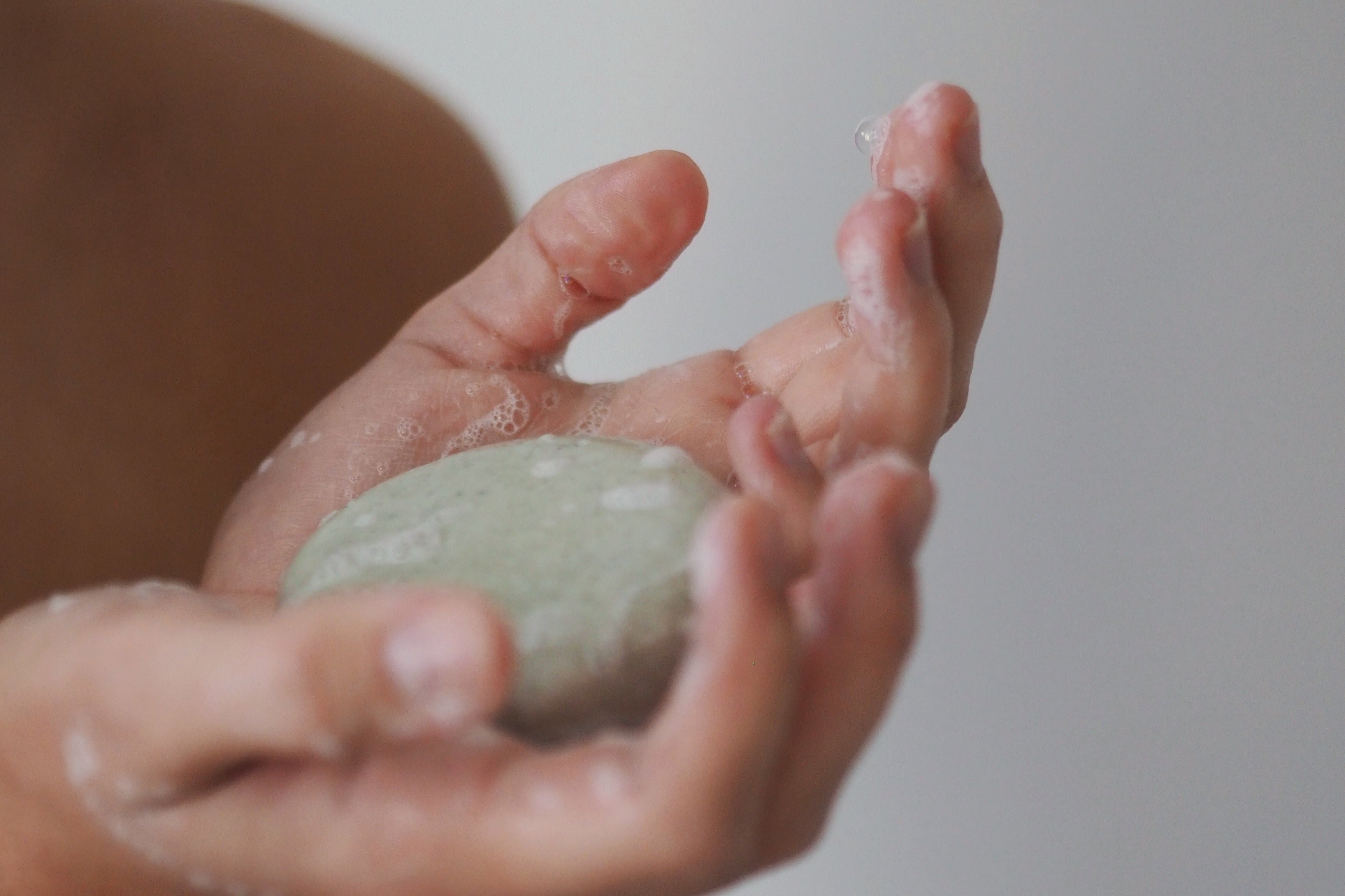 SÅDAN BRUGER DU EN SHAMPOO BAR