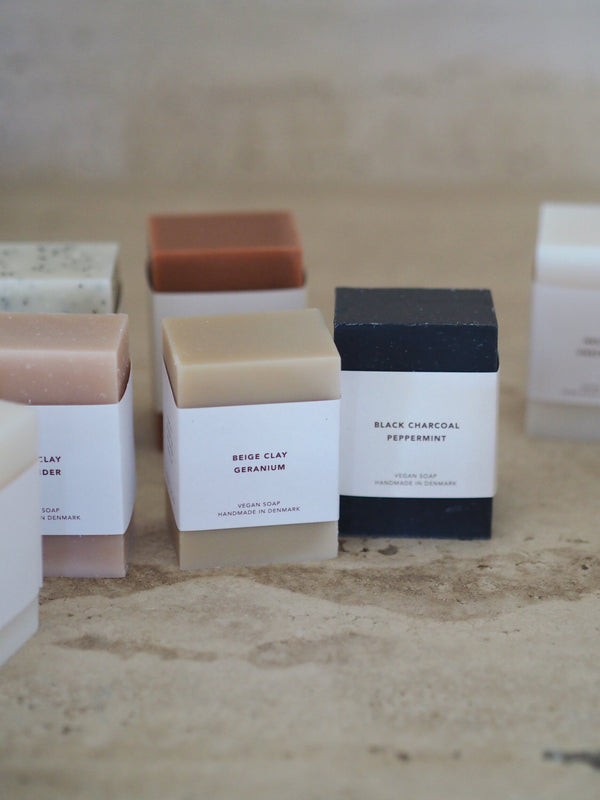 Black charcoal soap/peppermint